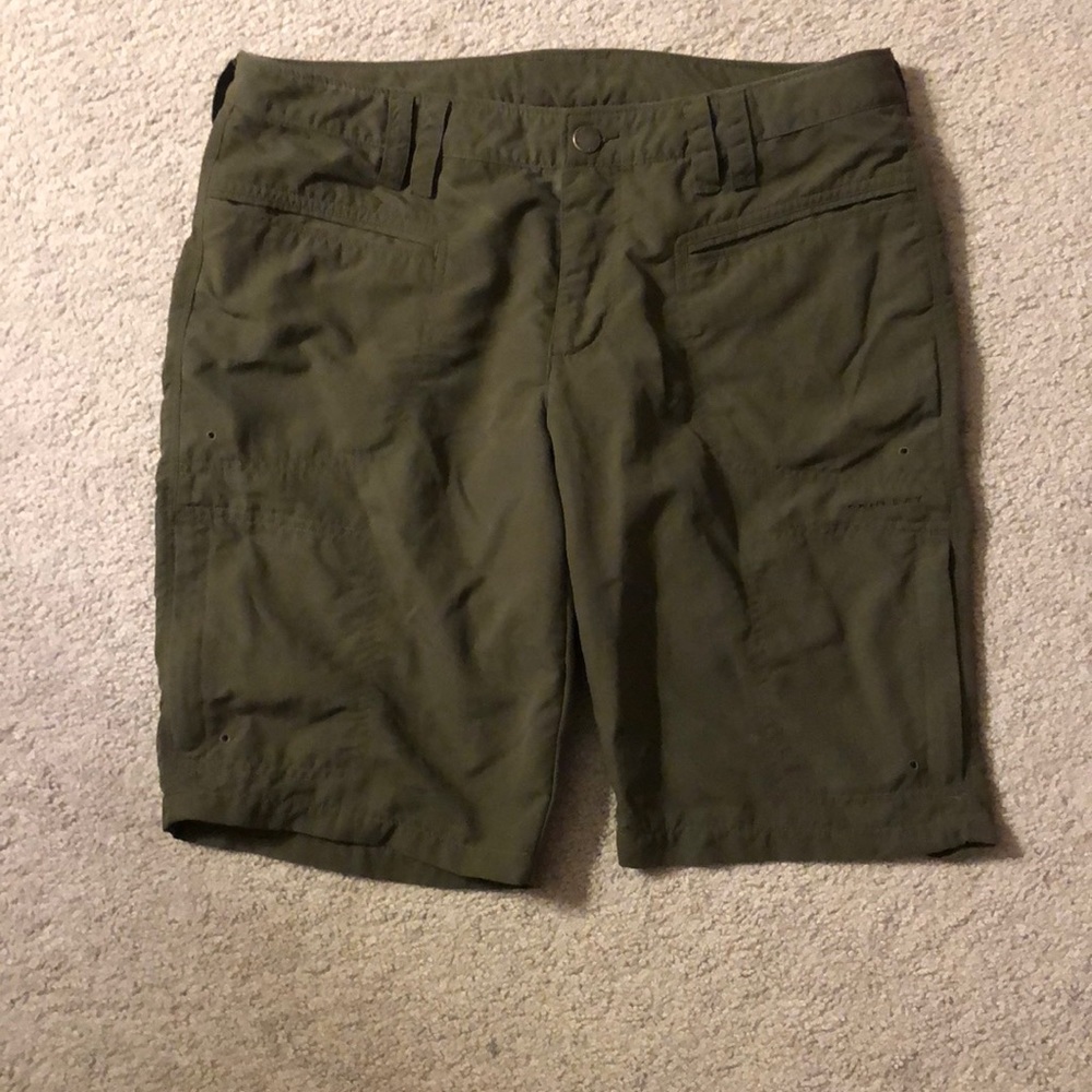 Columbia women’s olive hiking shorts